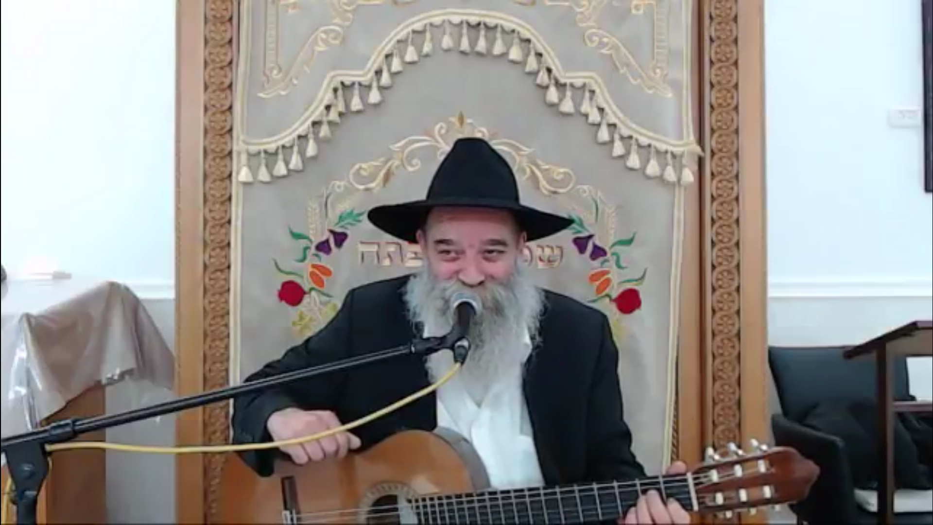 כג